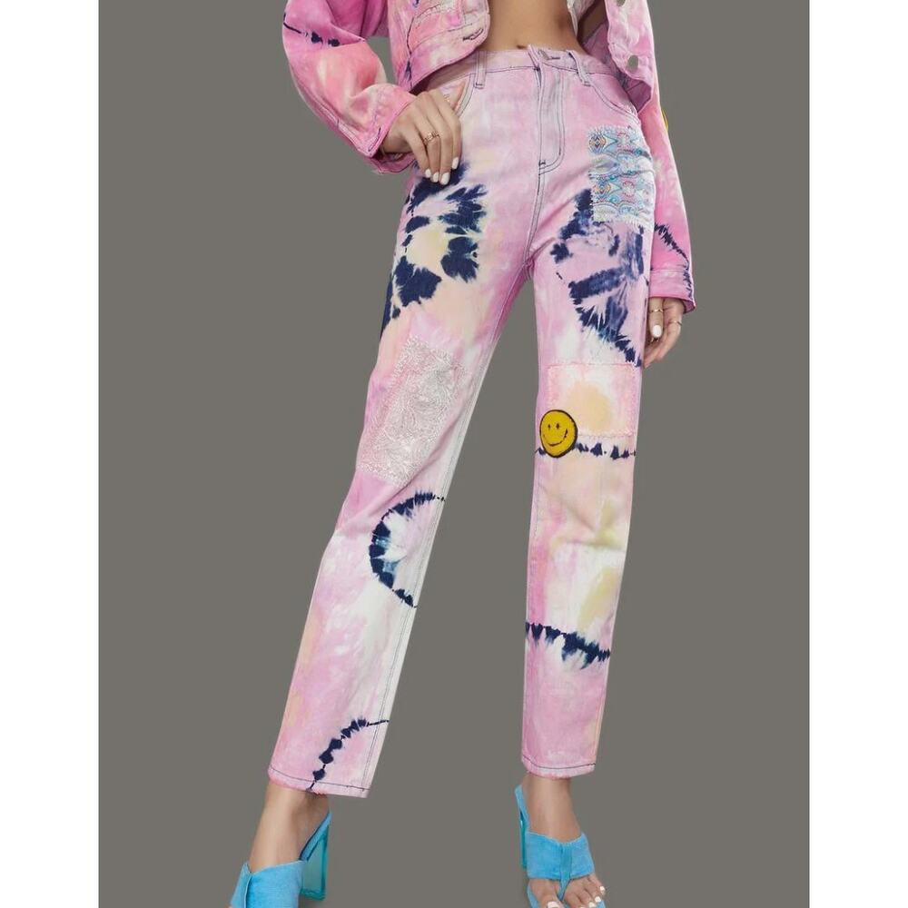 Poster Grl x DollsKill Twisted Rhythm Patched Tie Dye Jeans Sz Small NWOT - Picture 8 of 11